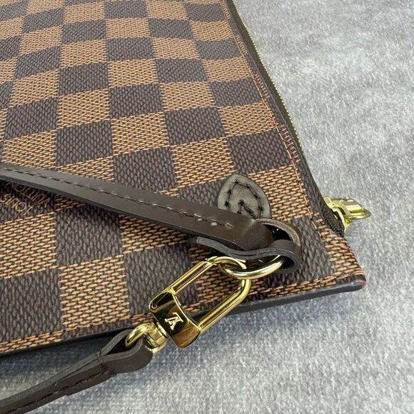 Louis Vuitton Damier Ebene Neverfull Pochette Wristlet Bag - Picture 8 of 14